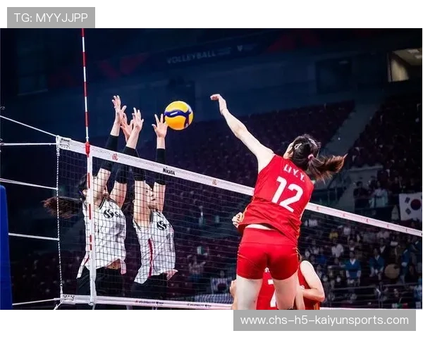 排球自由人飞扑救球擦出火花般动作震撼网友 排球自由人飞扑救球擦出火花般动作震撼网友