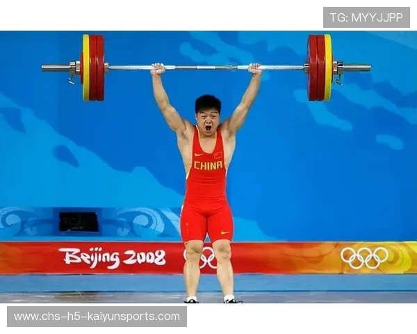 男子举重队加强专项力量训练，为大赛做足准备